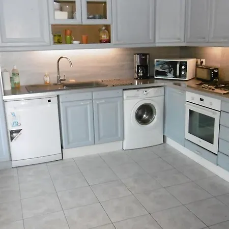 Apartment 120m2-3 Parking Et Piscine A *